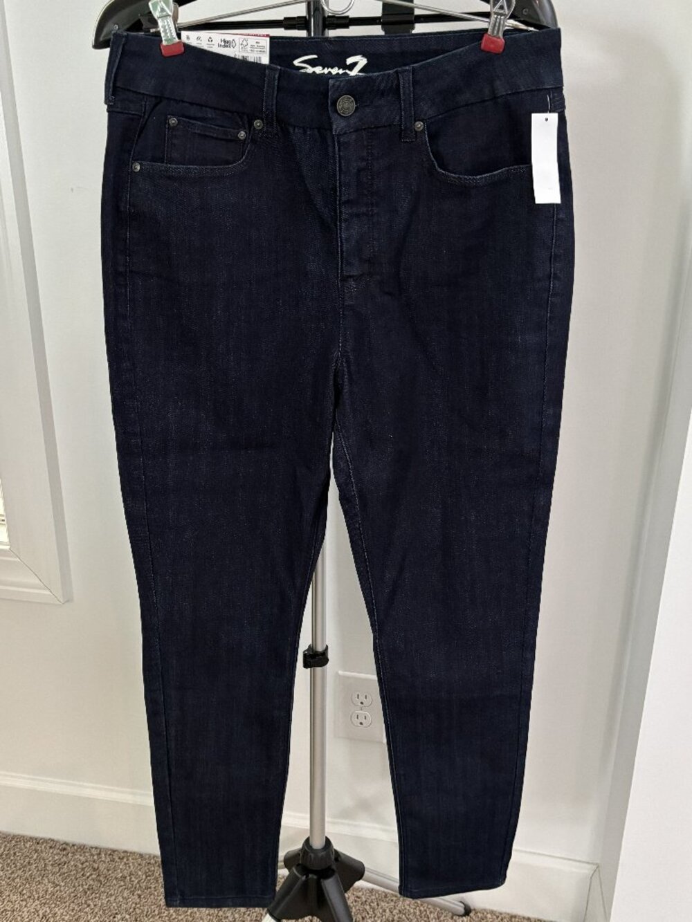 Seven7 women's Skinny Jean Size 14 New